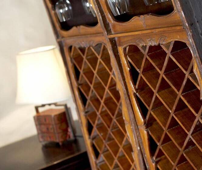 سوئیت پرزیدنت, Merchants House