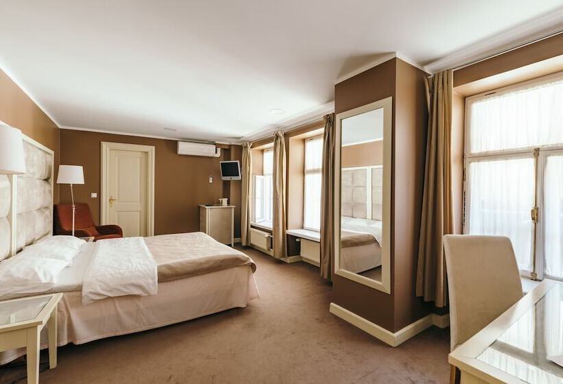 اتاق اجرایی, Merchants House