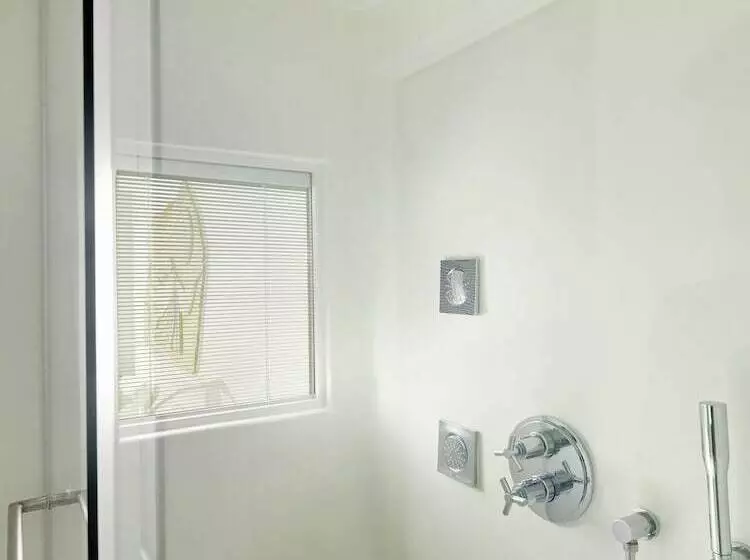 اتاق لوکس با چشم‌انداز دریا, Mykonos Bay Resort & Villas