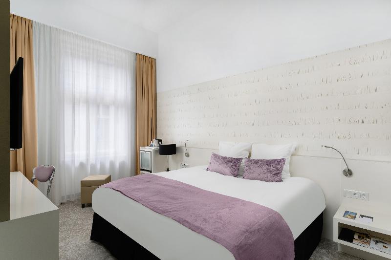 Номер Классика Двуспальная Кровать, Nemzeti Budapest  Mgallery