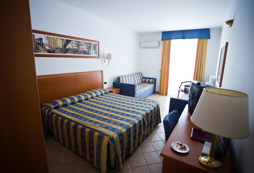 Полулюкс Вид на Бассейн, Palace Hotel San Michele