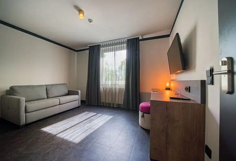 سوییت جونیور, PLAZA INN Salzburg Messe