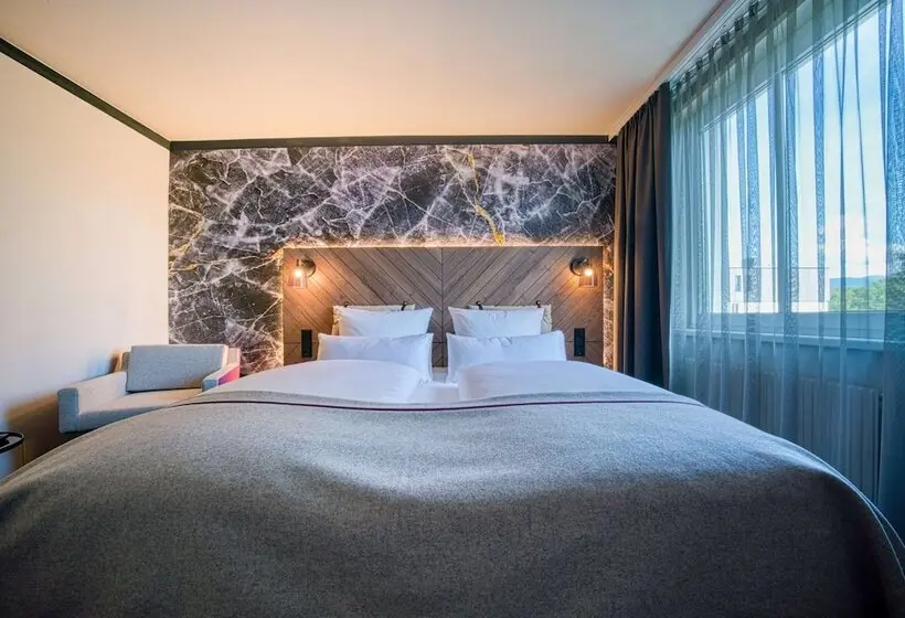 سوییت جونیور, PLAZA INN Salzburg Messe