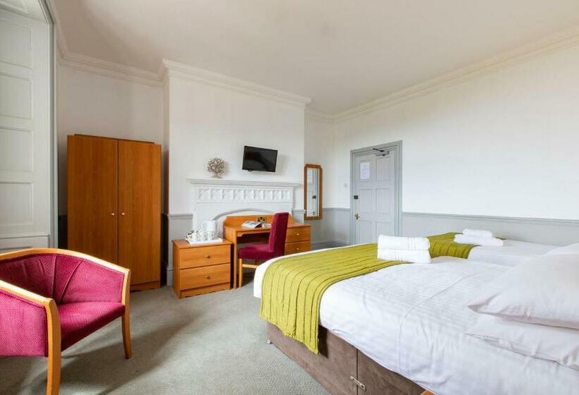 ファミリールーム, The Golden Lion