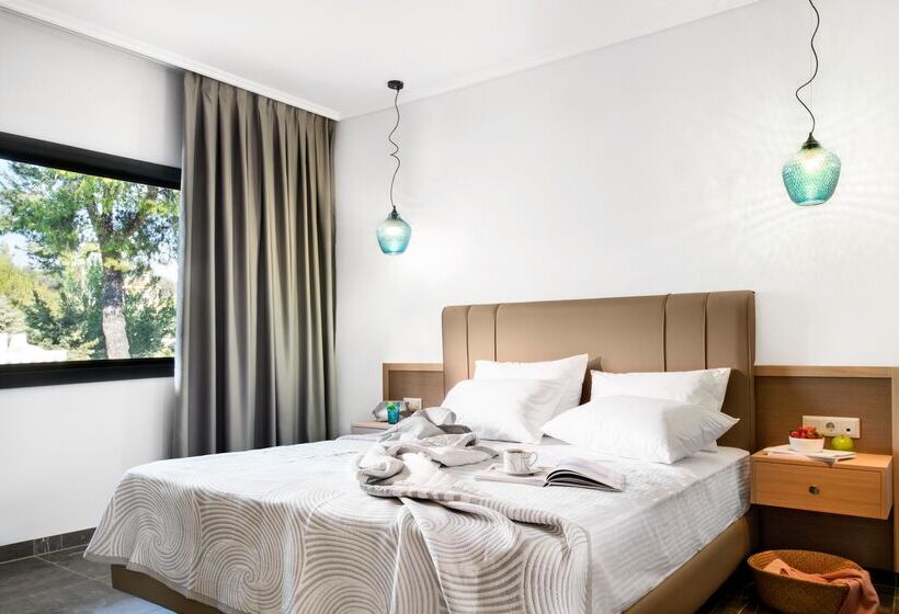 סוויטה נוף לבריכה, Philoxenia