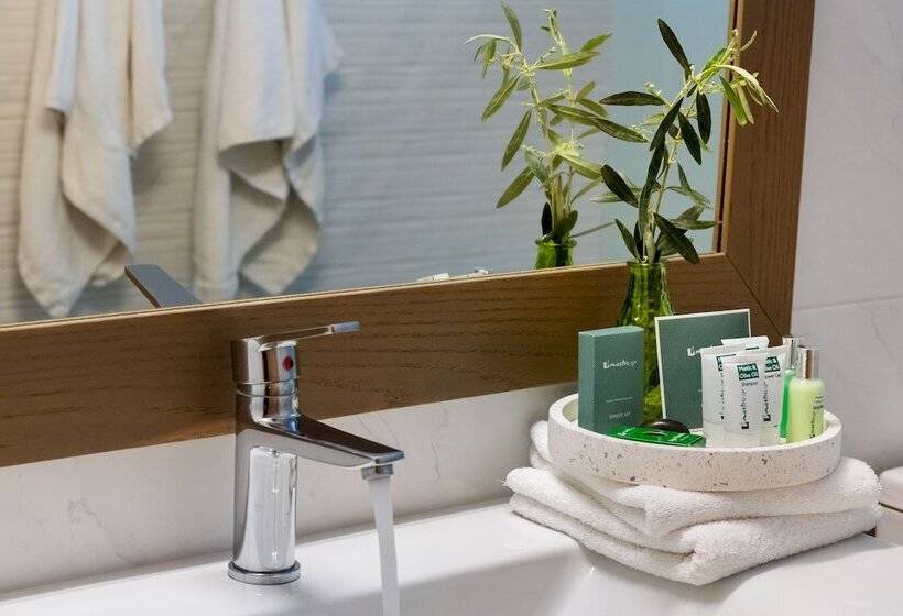 סוויטה נוף לגינה, Philoxenia