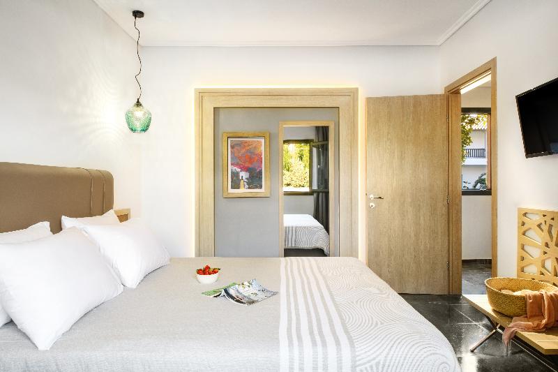 סוויטה נוף לבריכה, Philoxenia