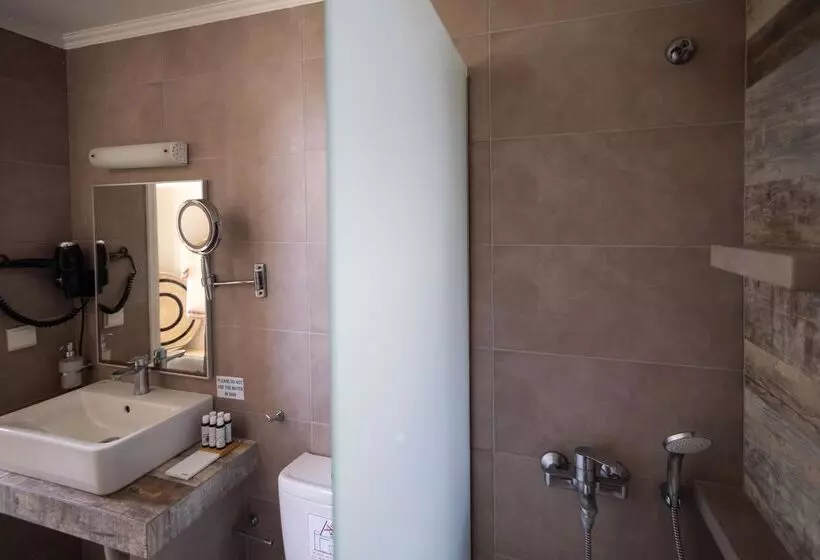 Suite, Scorpios Beach