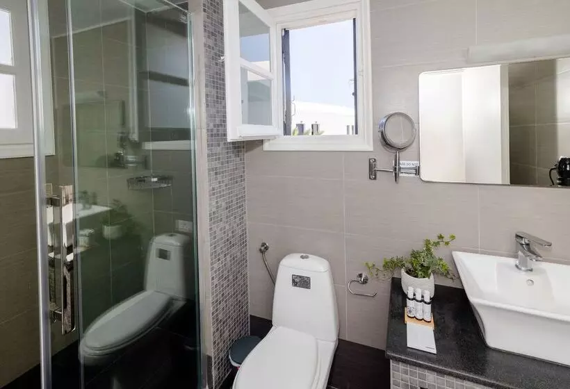 Suite, Scorpios Beach