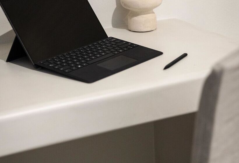 スイート, Scorpios Beach