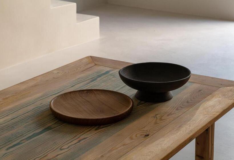 スイート, Scorpios Beach