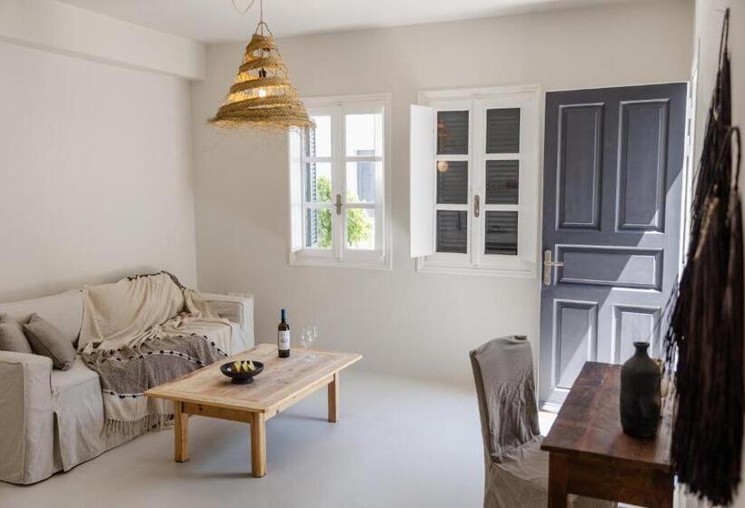 スーペリアースイート, Scorpios Beach