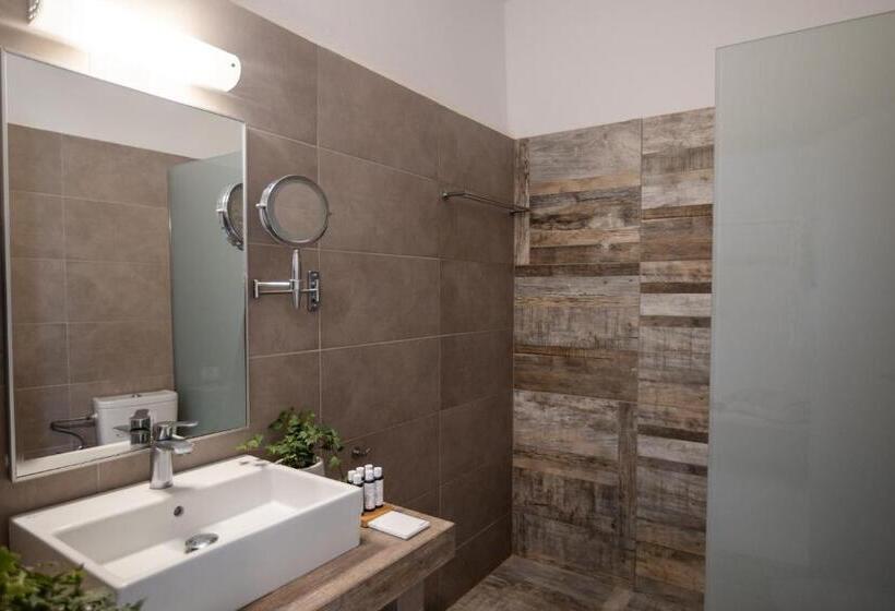 ガーデンビュースイート, Scorpios Beach