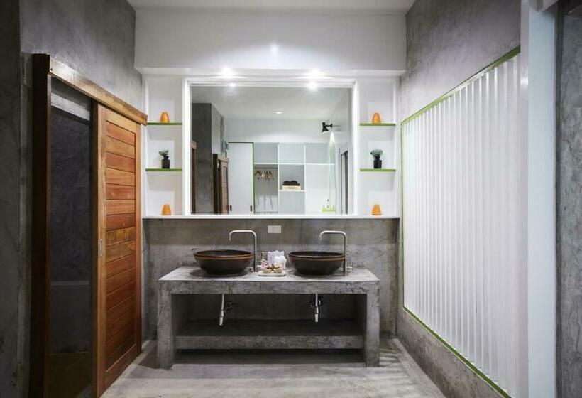 キングサイズベッドのスタンダードルーム, The Sun Resort Ratchaburi