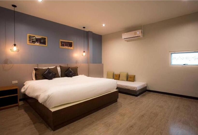 キングサイズベッドのスーペリアルーム, The Sun Resort Ratchaburi