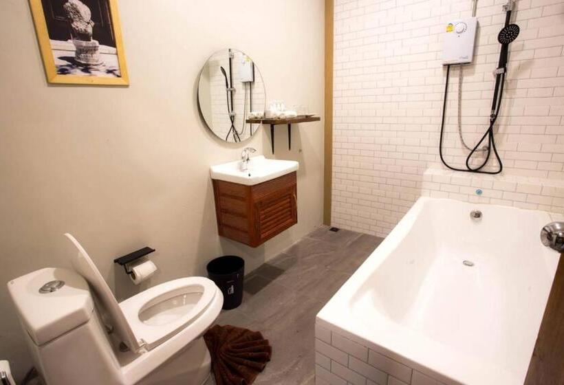 スーペリアの４人部屋, The Sun Resort Ratchaburi