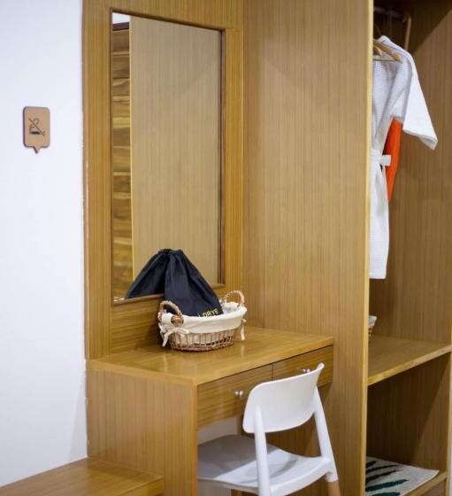 キングサイズベッドのスタンダードルーム, The Sun Resort Ratchaburi