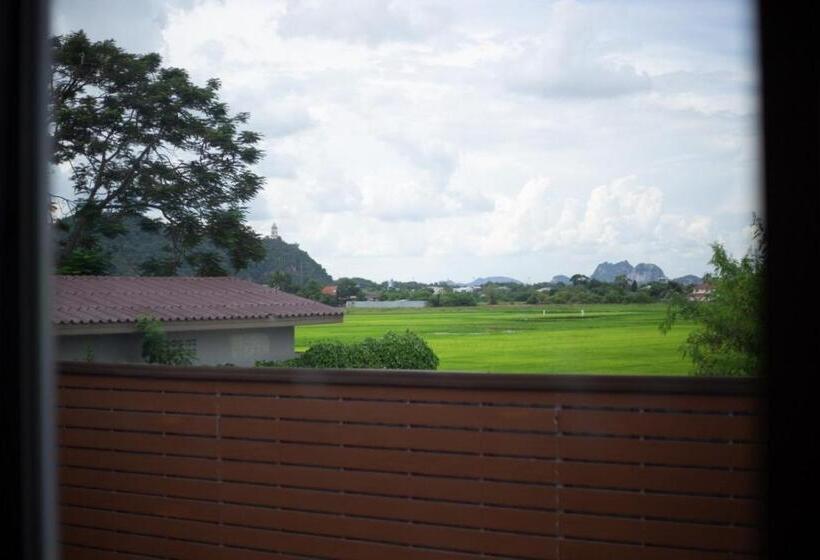 シングルデラックスルーム, The Sun Resort Ratchaburi