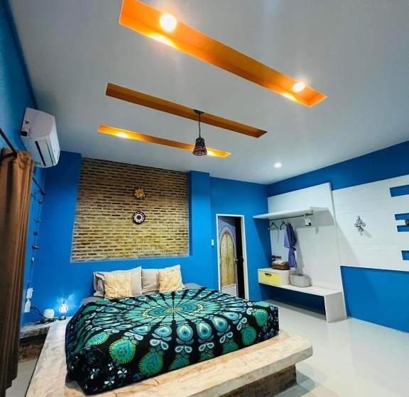 キングサイズベッドのデラックスルーム, The Sun Resort Ratchaburi