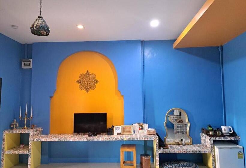 キングサイズベッドのデラックスルーム, The Sun Resort Ratchaburi