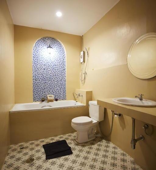 キングサイズベッドのデラックスルーム, The Sun Resort Ratchaburi