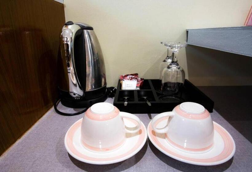 キングサイズベッドのスーペリアルーム, The Sun Resort Ratchaburi