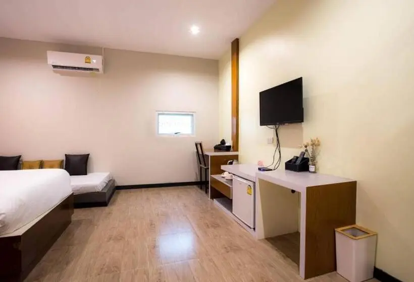 اتاق سوپریور با تخت بزرگ, The Sun Resort Ratchaburi