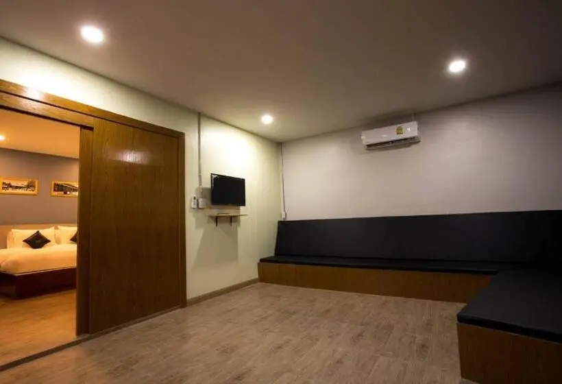 اتاق سوپریور چهار تخته, The Sun Resort Ratchaburi