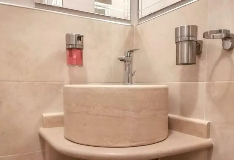 اتاق استاندارد با تخت بزرگ, A.j. B&b
