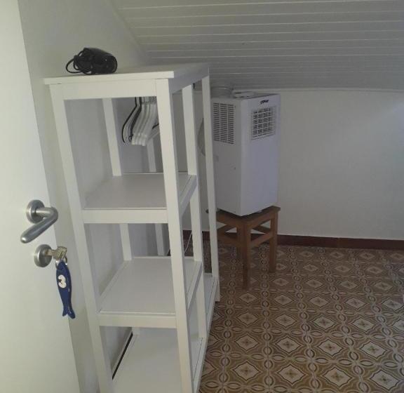 Quarto Estandar Banheiro Compartilhado, Albergo Barbara