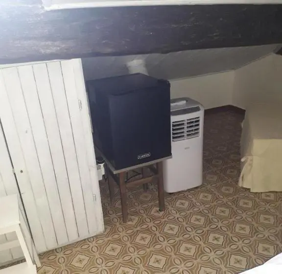 اتاق اساندارد با چشم‌انداز جانبی به دریا, Albergo Barbara