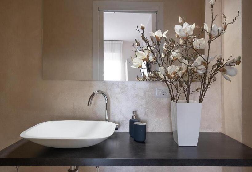 اتاق استاندارد چهار تخته, Cute & Cozy Rooms Train Station