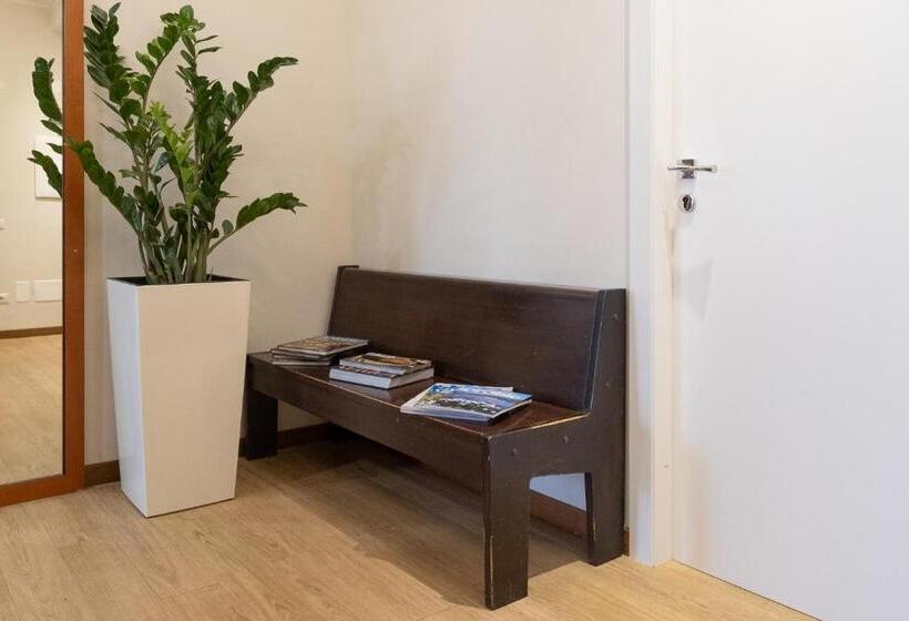 اتاق استاندارد با تراس, Cute & Cozy Rooms Train Station