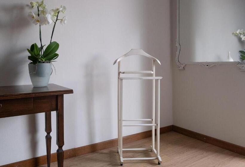 اتاق استاندارد با تراس, Cute & Cozy Rooms Train Station