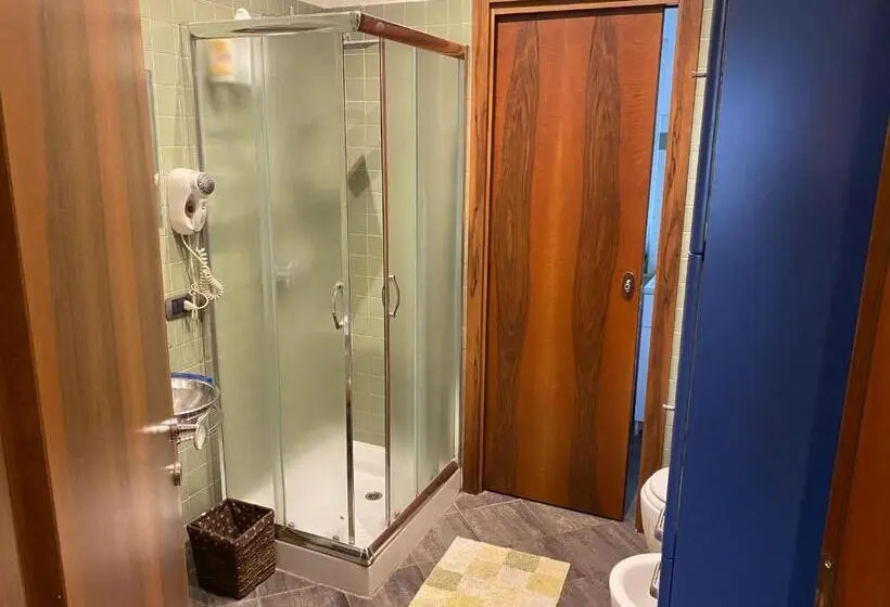 آپارتمان 3 خوابه, Myroom Guest House
