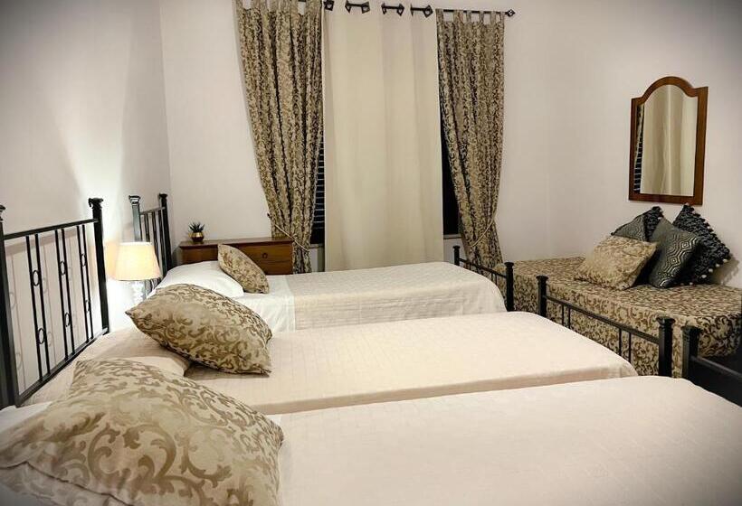 スタンダードトリプルルーム, Sui Passi Di Francesco