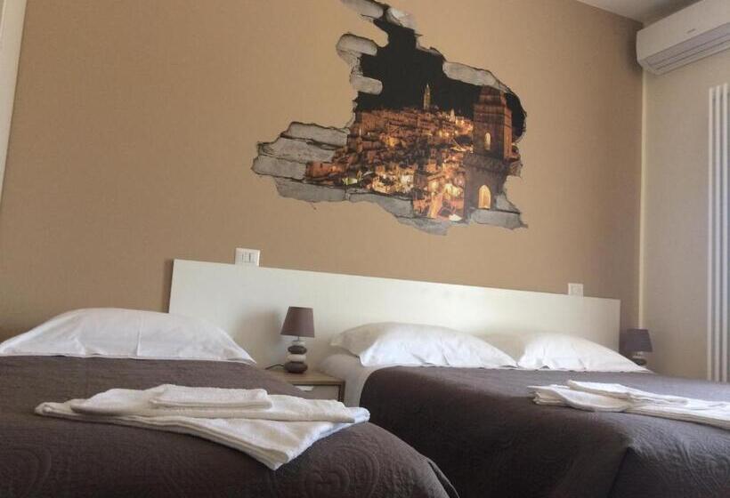 标准三人间, Civico 28