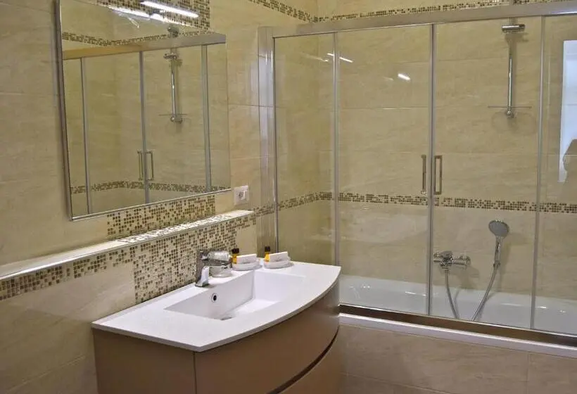 اتاق استاندارد, Civico 28