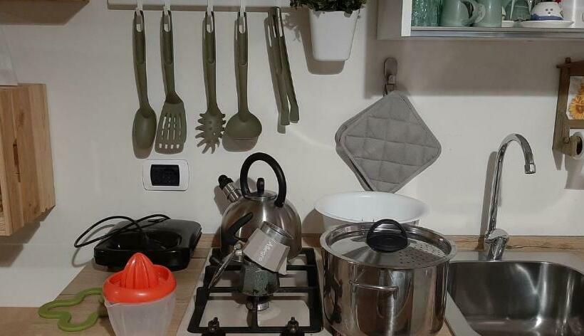 חדר משפחתי, Pura Vida Barocca