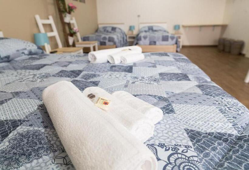 חדר משפחתי, Pura Vida Barocca