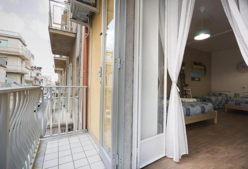 חדר משפחתי, Pura Vida Barocca