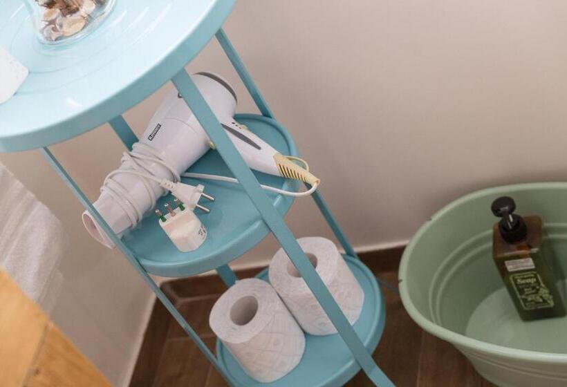 חדר משפחתי, Pura Vida Barocca