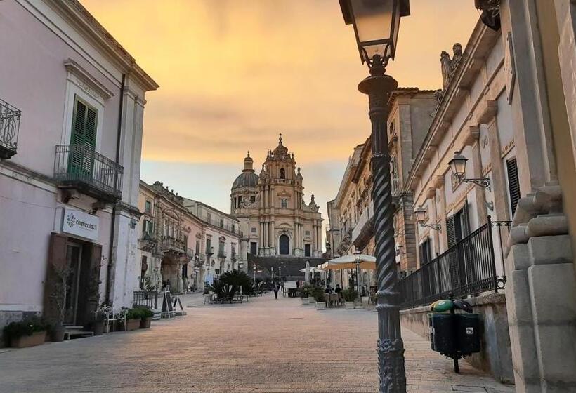 חדר דלוקס לשלושה, Pura Vida Barocca