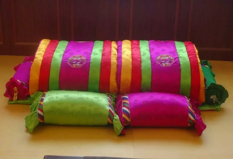 اتاق استاندارد سه نفره, Baishan