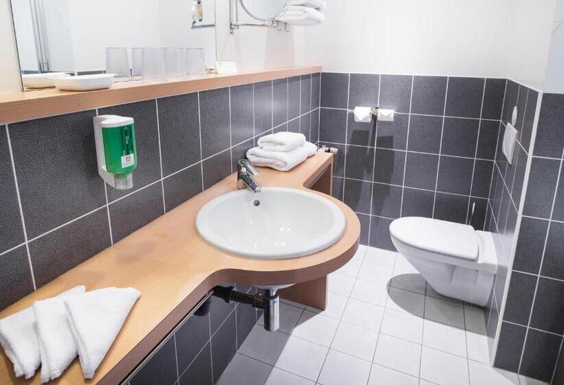 اتاق خانوادگی, Best Western Adagio Saumur