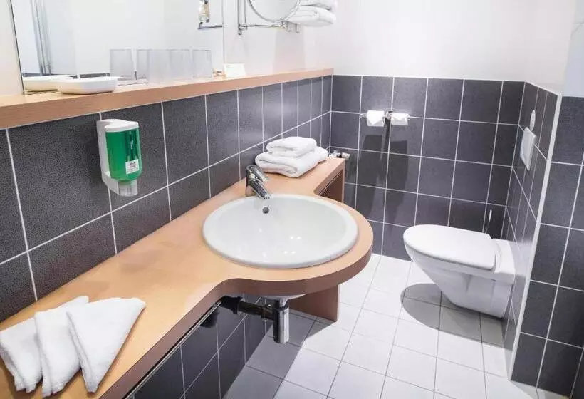 اتاق خانوادگی, Best Western Adagio Saumur