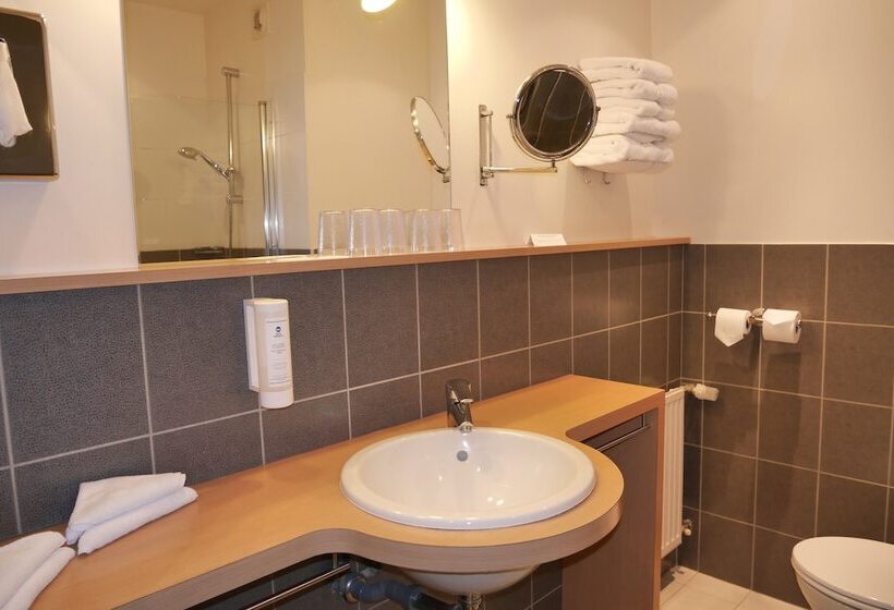 اتاق خانوادگی, Best Western Adagio Saumur