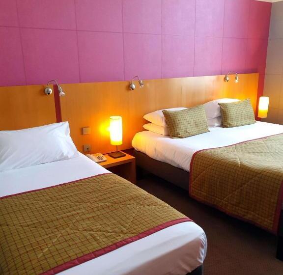 اتاق استاندارد سه نفره, Best Western Adagio Saumur