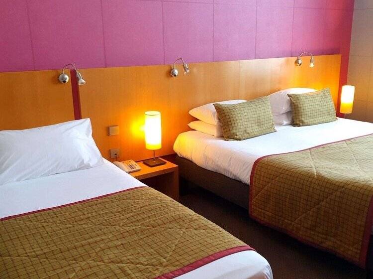 اتاق خانوادگی, Best Western Adagio Saumur