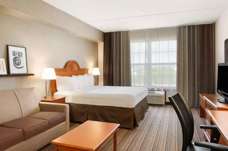 身障者適用キングサイズベッドルーム, Country Inn & Suites By Radisson, Findlay, Oh